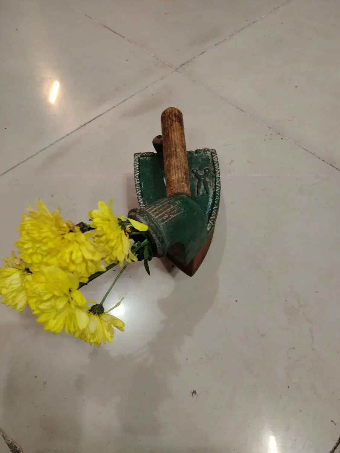 اتو زغالی قدیمی،سالم کلکسیونی|کلکسیون اشیاء عتیقه|شهرضا, |دیوار