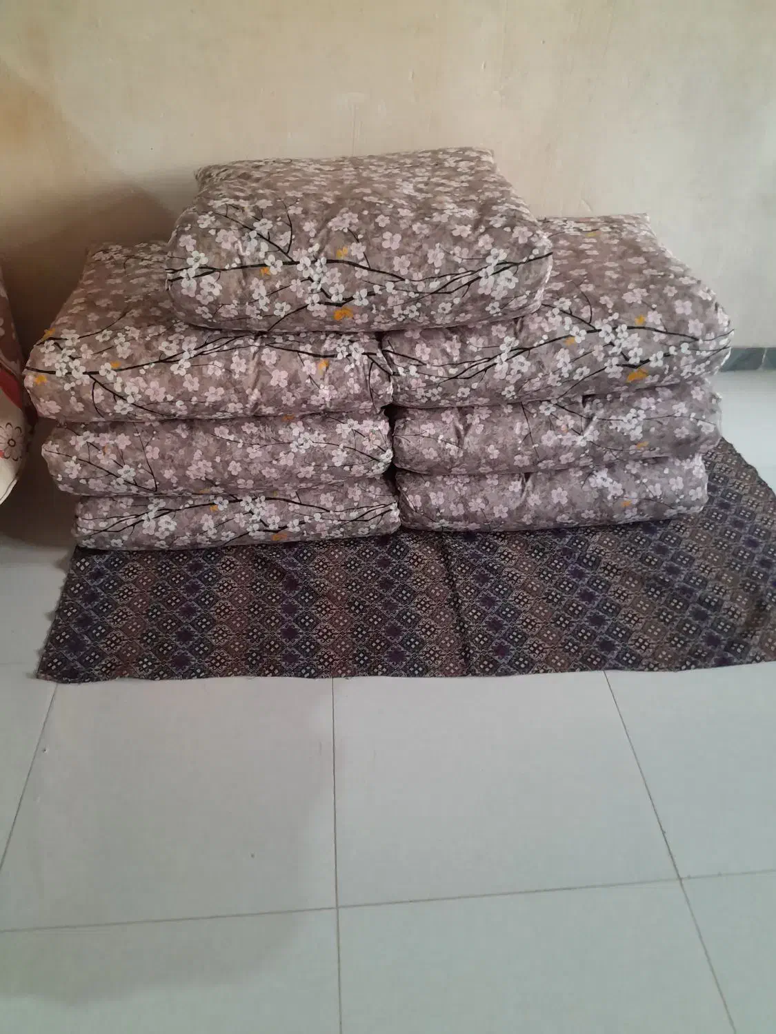 دوخت لحاف وتشک وبالش برای جهیزیه عروس|رختخواب، بالش، پتو|خلخال, |دیوار