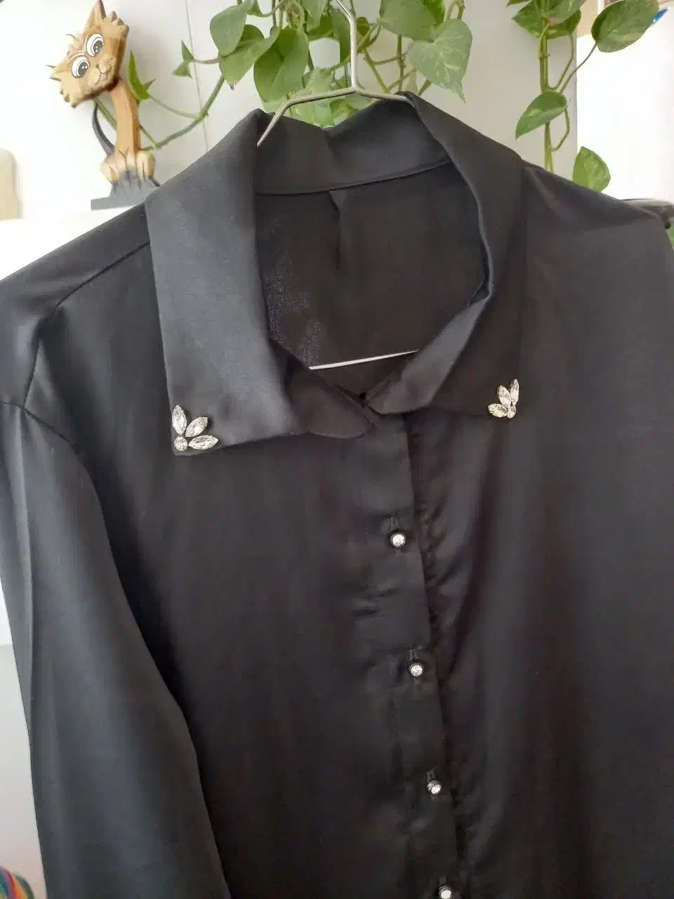 شومیز ساتن مشکی یقه جواهردوزی|لباس|قم, پردیسان|دیوار