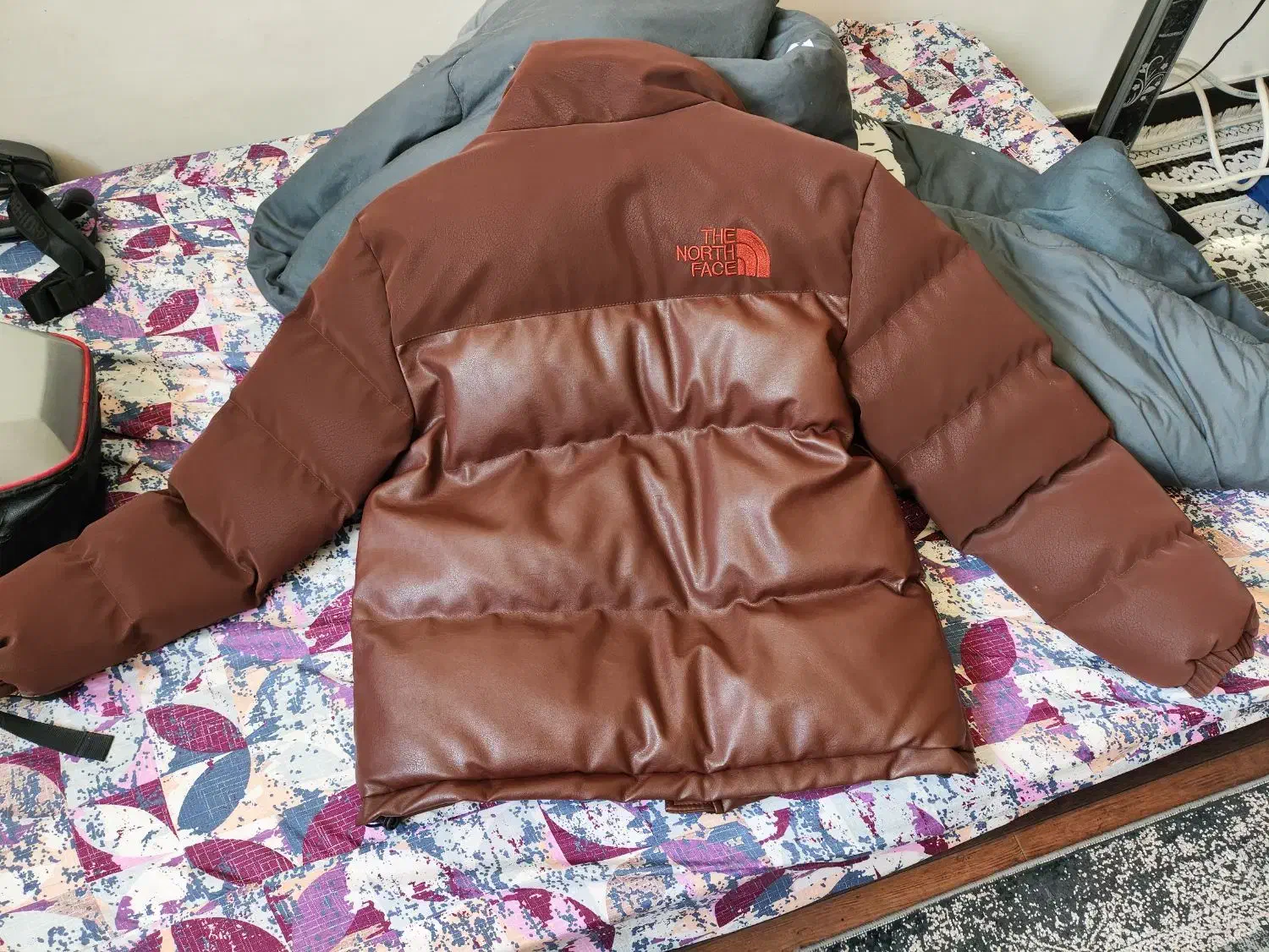 کاپشن Mc Queen|لباس|شاهین‌شهر, دهخدا|دیوار