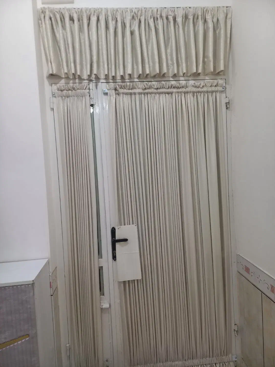 پرده|پرده، رانر، رومیزی|قائن, |دیوار