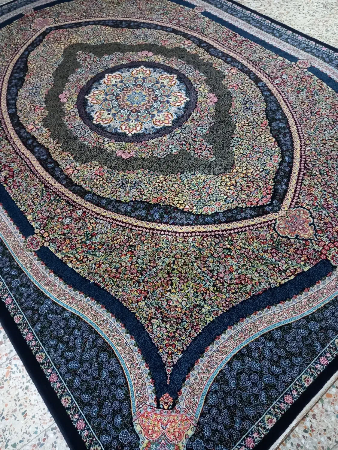 ۵تخته فرش۹متری ۷۰۰شانه|فرش|کوهدشت, |دیوار