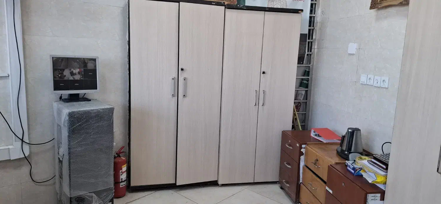 صندلی، کمد دیواری، کشو، میز اداری، پیشخوان بانک|دفتر کار|مبارکه, |دیوار