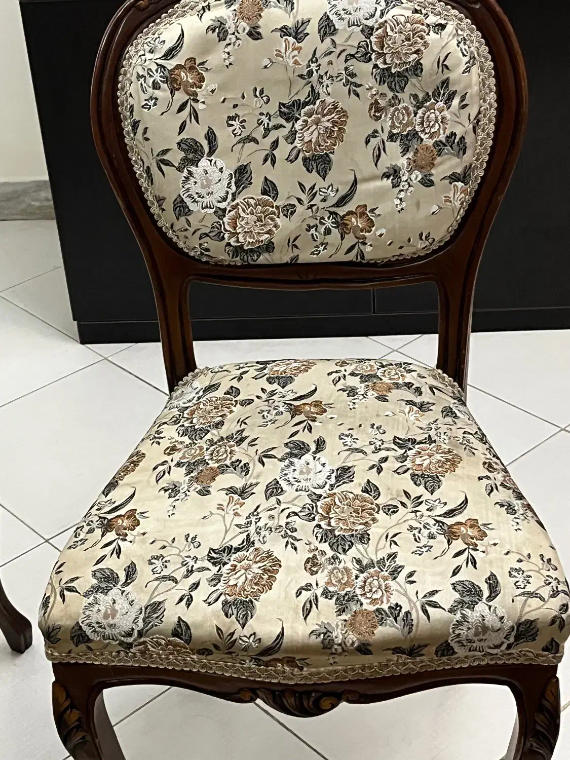 مبلمان|مبلمان خانگی و میز عسلی|تهران, آبشار تهران (دریاچه)|دیوار