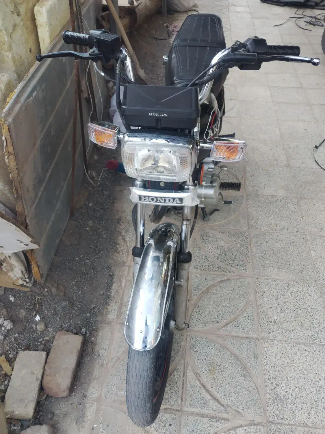 آریانا 200 مدل 1401|موتورسیکلت|بم, |دیوار