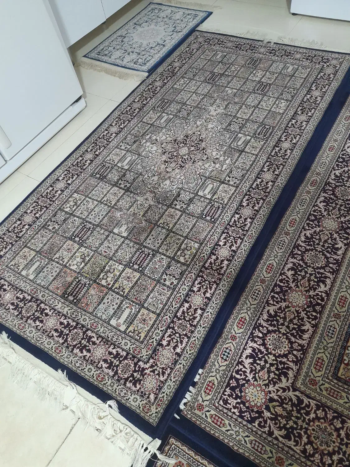 فرش ۷۵۰ شانه ۲۵۰۰ تراکم زمینه سرمه ای|فرش|پاکدشت, شهرک امام رضا|دیوار