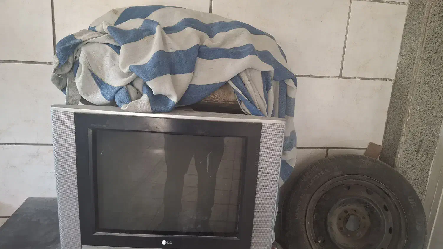 تلویزیون۲۱اینج ال جی|تلویزیون و پروژکتور|تهران, استخر|دیوار