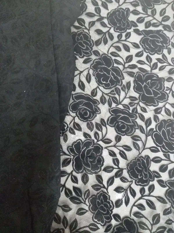 چادر مشکی مجلسی گل مخملی|لباس|اصفهان, خواجه عمید|دیوار