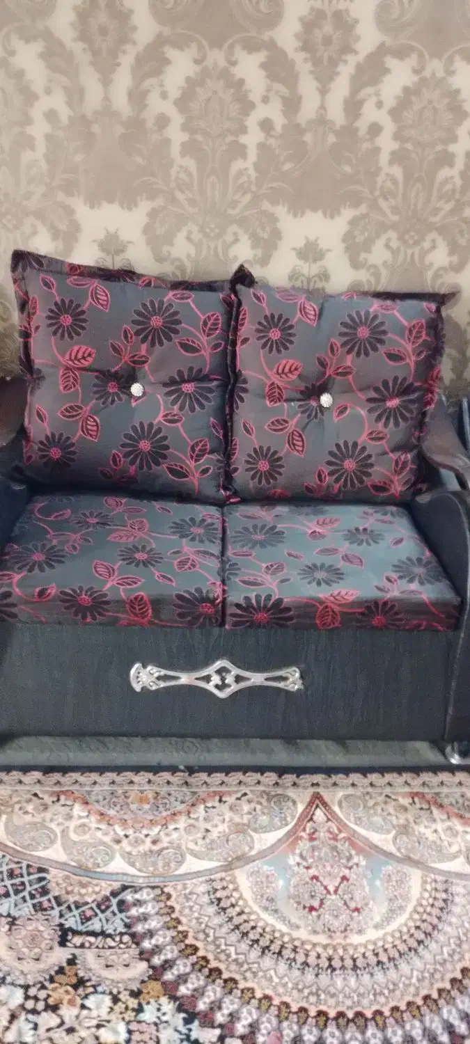 مبل ۷ نفره کاملا سالن بدون پارگی|مبلمان خانگی و میز عسلی|لاهیجان, طالقانی|دیوار