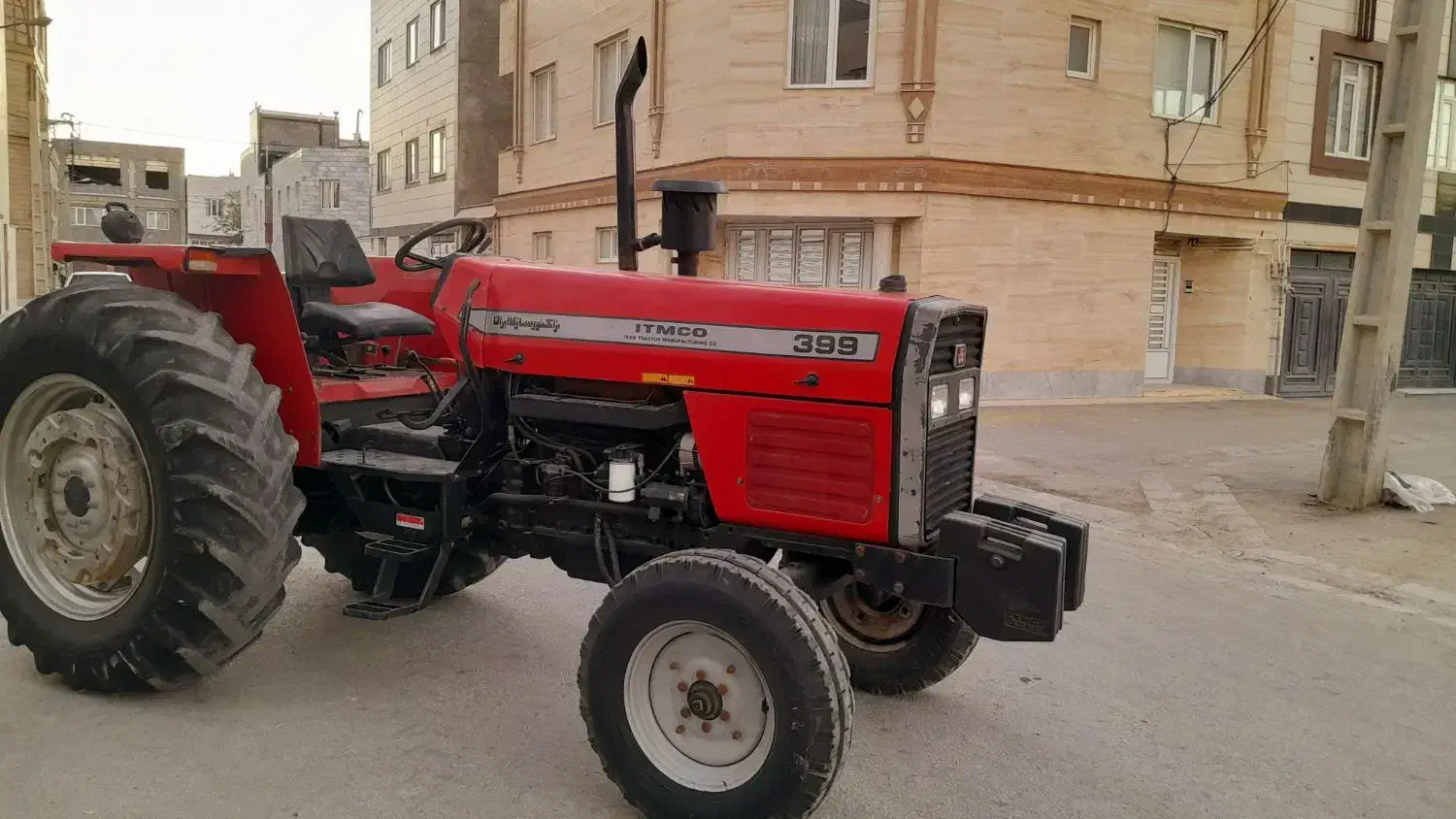 تراکتور ۳۹۹ تک مدل ۸۷ موتور پرکیز|خودرو سنگین|قروه, |دیوار