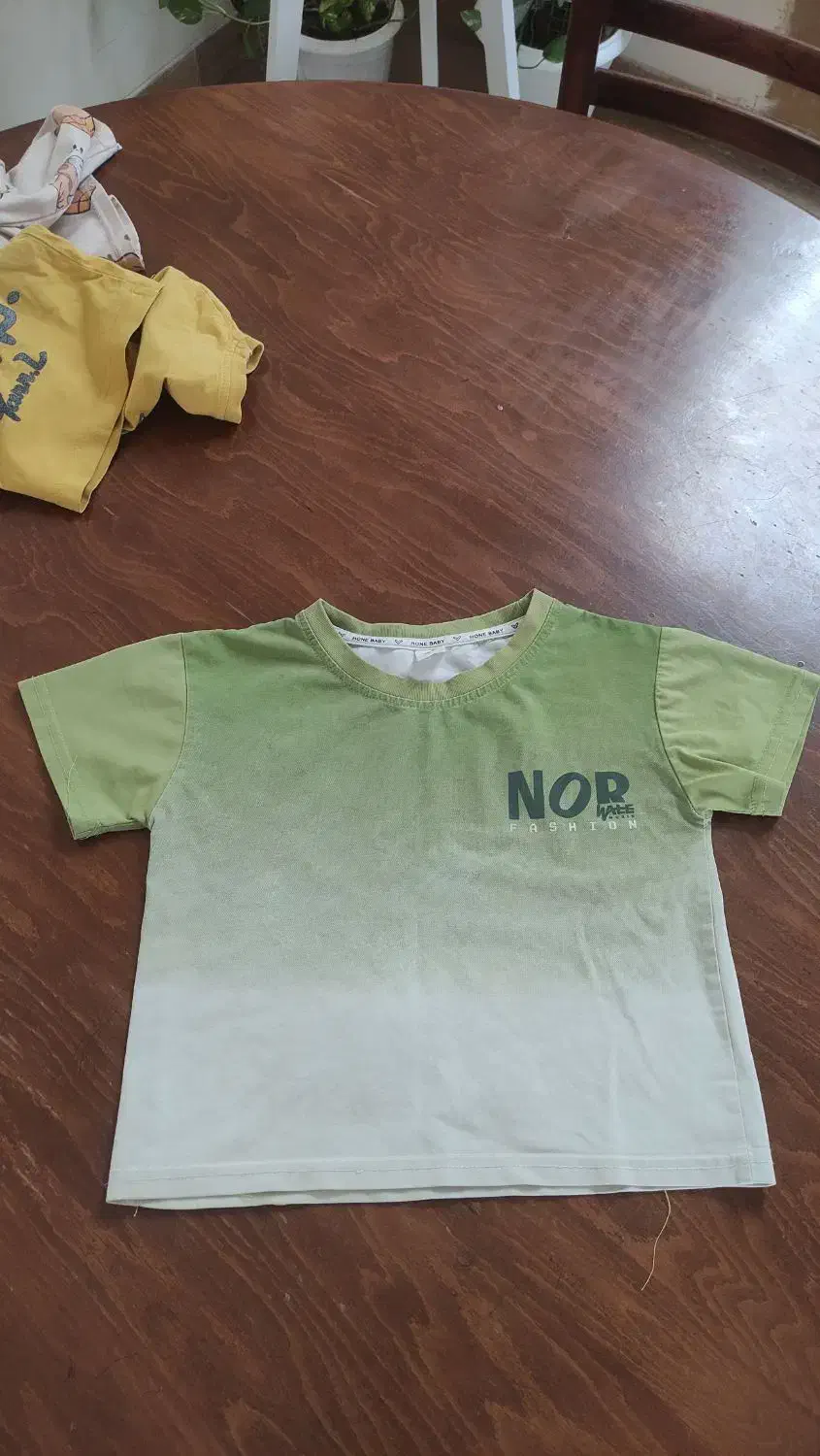 تعدادی لباس پسرانه|کفش و لباس بچه|شیراز, شهرک والفجر|دیوار