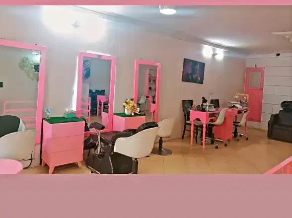 وسایل سالن زیبایی آینه،پارتیشن،صندلی ابگرمکن و|آرایشگاه و سالنهای زیبایی|رباطکریم, رباطکریم|دیوار