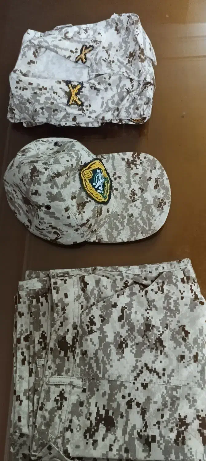 لباس ارتشی نوی نو|لباس|اصفهان, بهارستان|دیوار