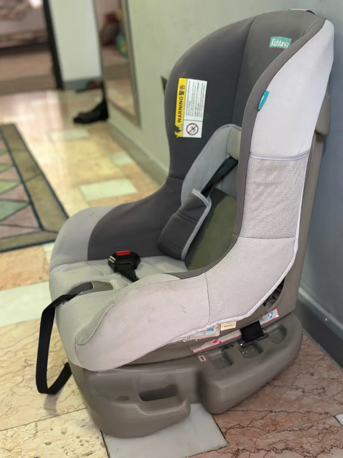 صندلی ماشین کودک|تخت و صندلی بچه|مشهد, دانشجو|دیوار