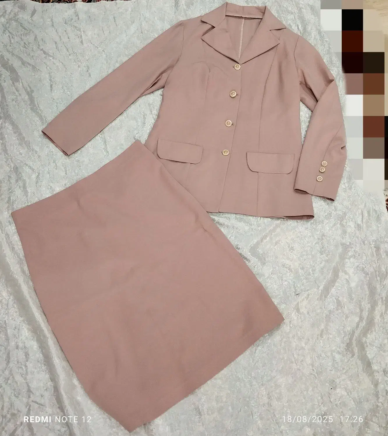 کت و دامن زنانه وپالتو|لباس|هشتگرد, شهرک بعثت|دیوار