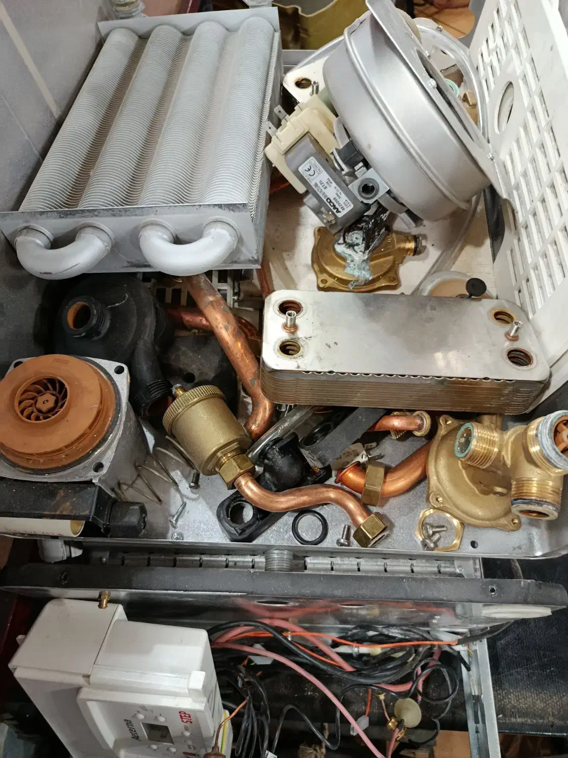 تعمیرات پکیج و آبگرمکن و بخاری|آبگرمکن، پکیج، شوفاژ|دماوند, گیلاوند|دیوار