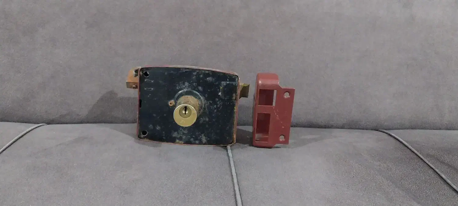 قفل درب|مصالح و تجهیزات ساختمان|رشت, خرسندی|دیوار