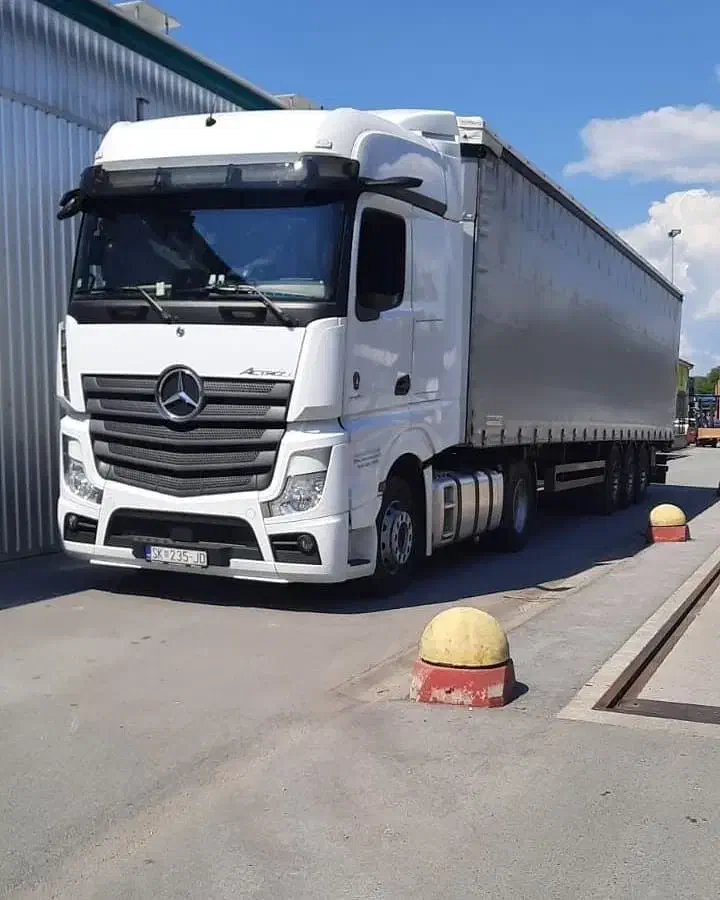 ردیاب حرفه‌ای ماشین سنگینن دقیق وقوی|قطعات یدکی و لوازم جانبی|یزد, |دیوار