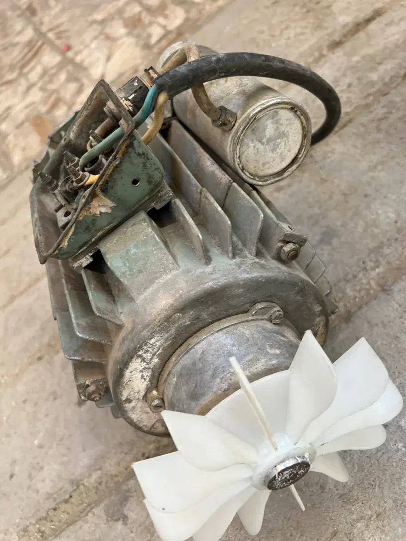 دینام دو اسب آلمان شرقی و دینام یک اسب چینی|ماشین‌آلات صنعتی|تهران, طرشت|دیوار