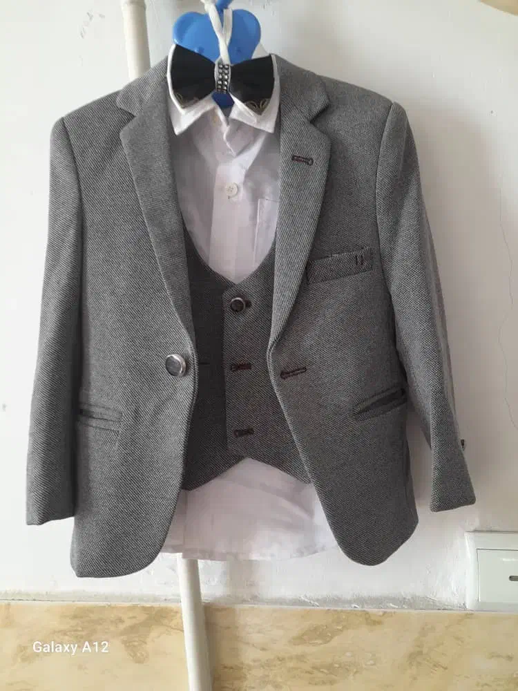 لباس|لباس|بروجرد, |دیوار