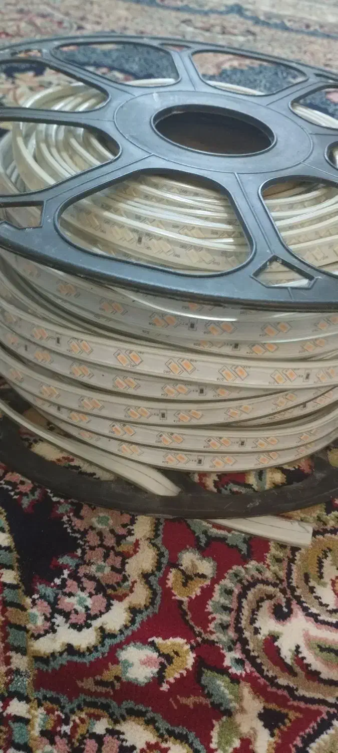 ریسه ۱۲ وات استفاده نشده|ریسه و چراغ تزئینی|شاهرود, |دیوار