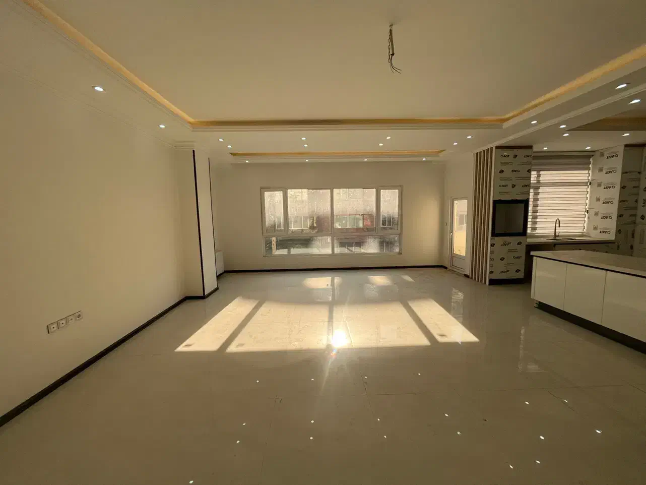 سرتک 195/تک واحدی/کلید نخورده/ املاک وزرا دانشگاه|فروش آپارتمان|قزوین, |دیوار