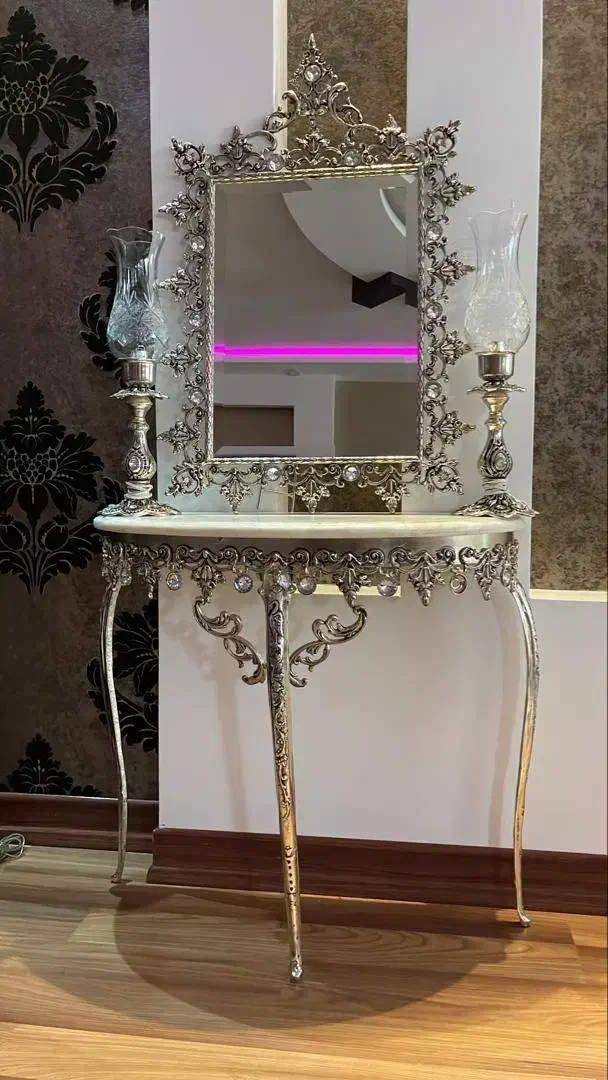 آینه و شمعدان و میز|آینه|شهرکرد, |دیوار