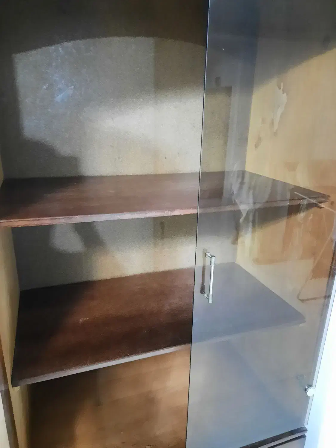 ویترین چوبی کشو دار|بوفه، ویترین، کنسول|رشت, رودباری|دیوار