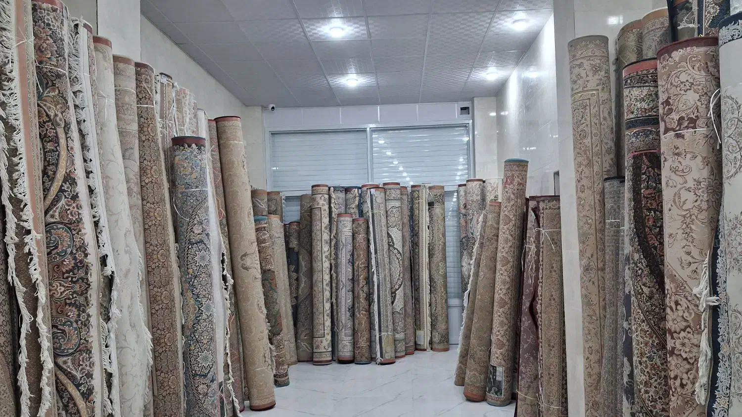 بزرگترین مرکز خرید وفروش فرش کارکرده (دست دو)|فرش|یزد, |دیوار