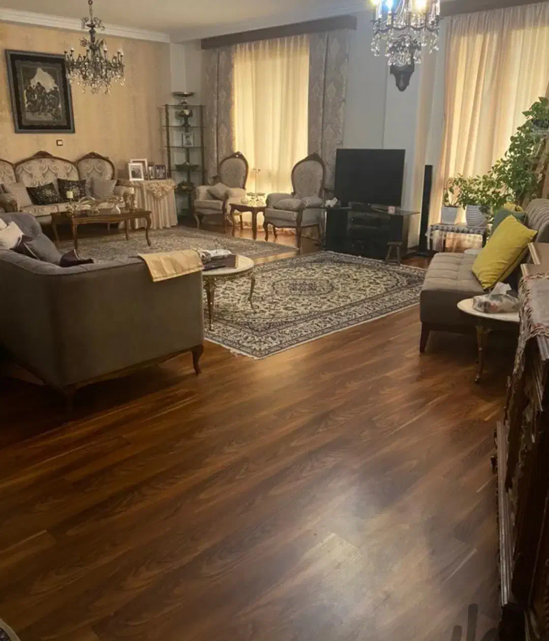 نیاوران ۱۳۰ متر ۲ خوابه با امکانات کامل طبقه ۴