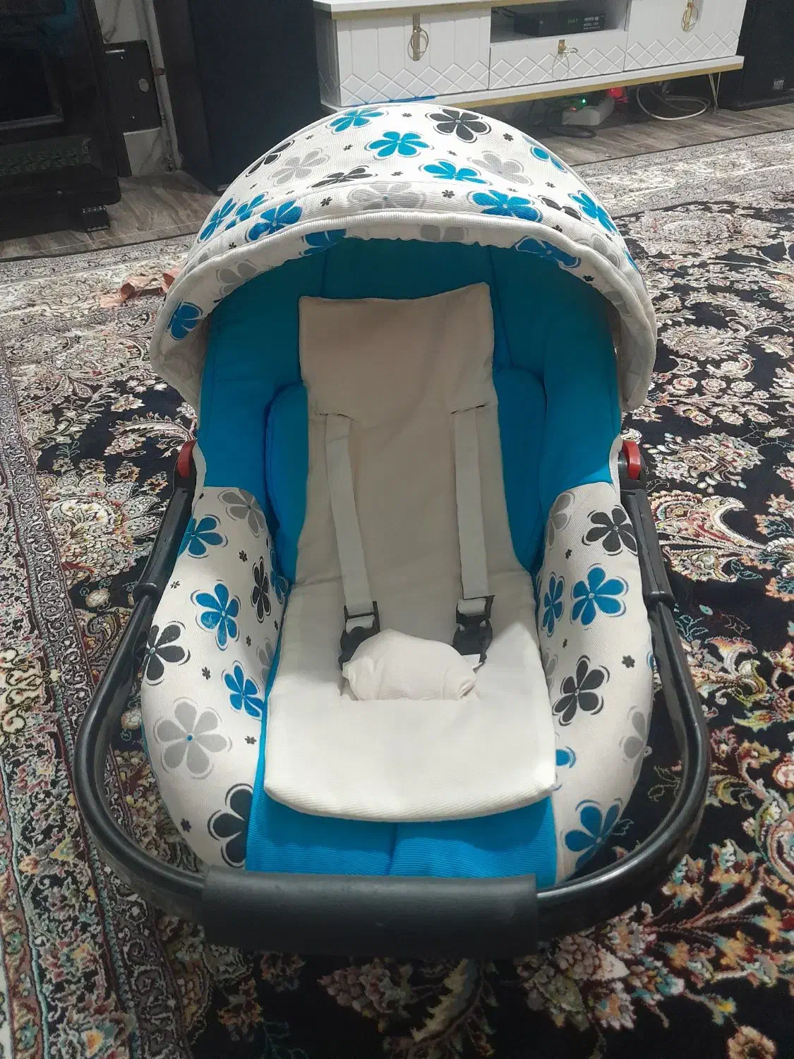 کریر و ساک بچه|اسباب و اثاث بچه|رباط‌کریم, رباط‌کریم|دیوار