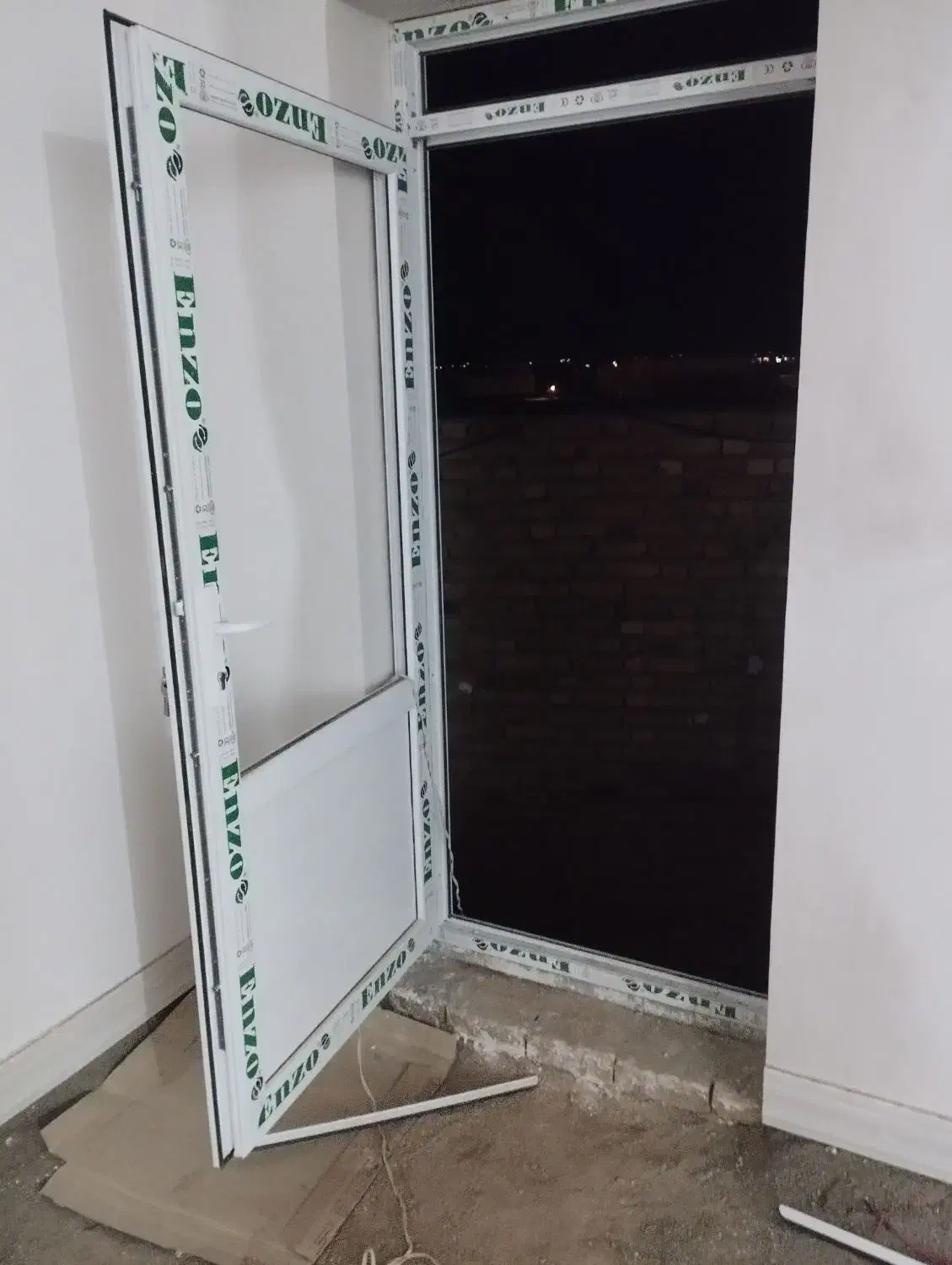 درب پنجره|مصالح و تجهیزات ساختمان|چهارباغ, |دیوار