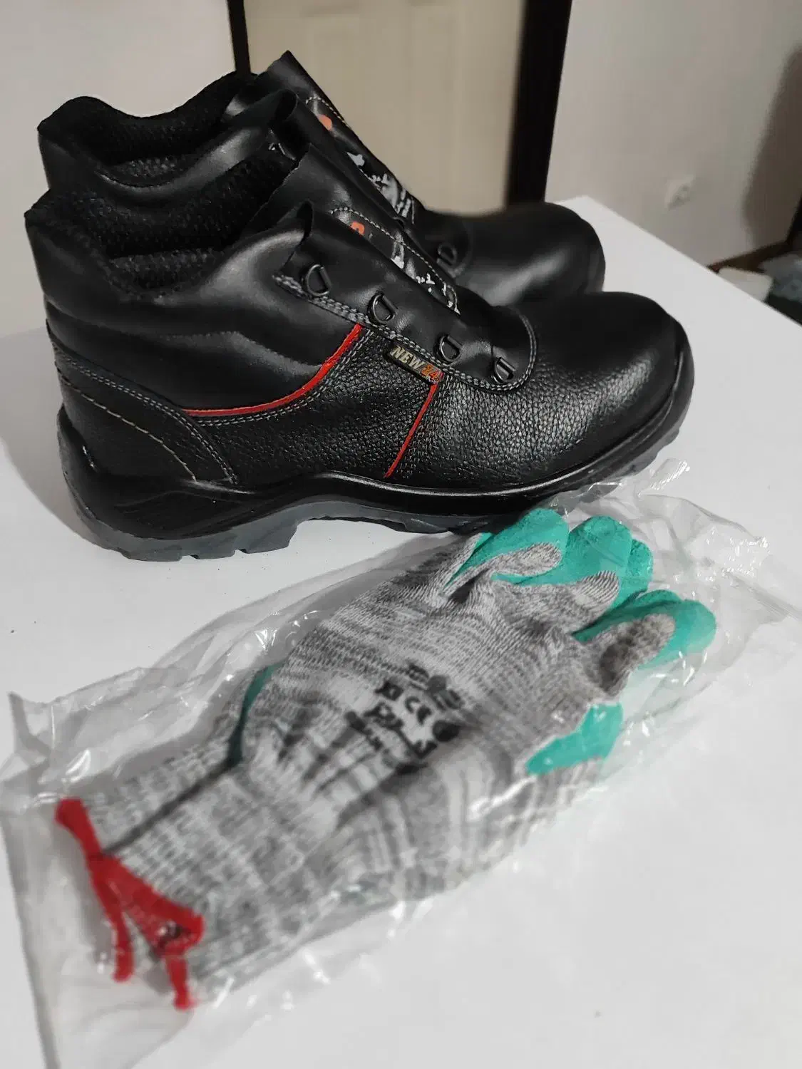 کفش ایمنی و دستکش کار|کیف، کفش، کمربند|تبریز, |دیوار