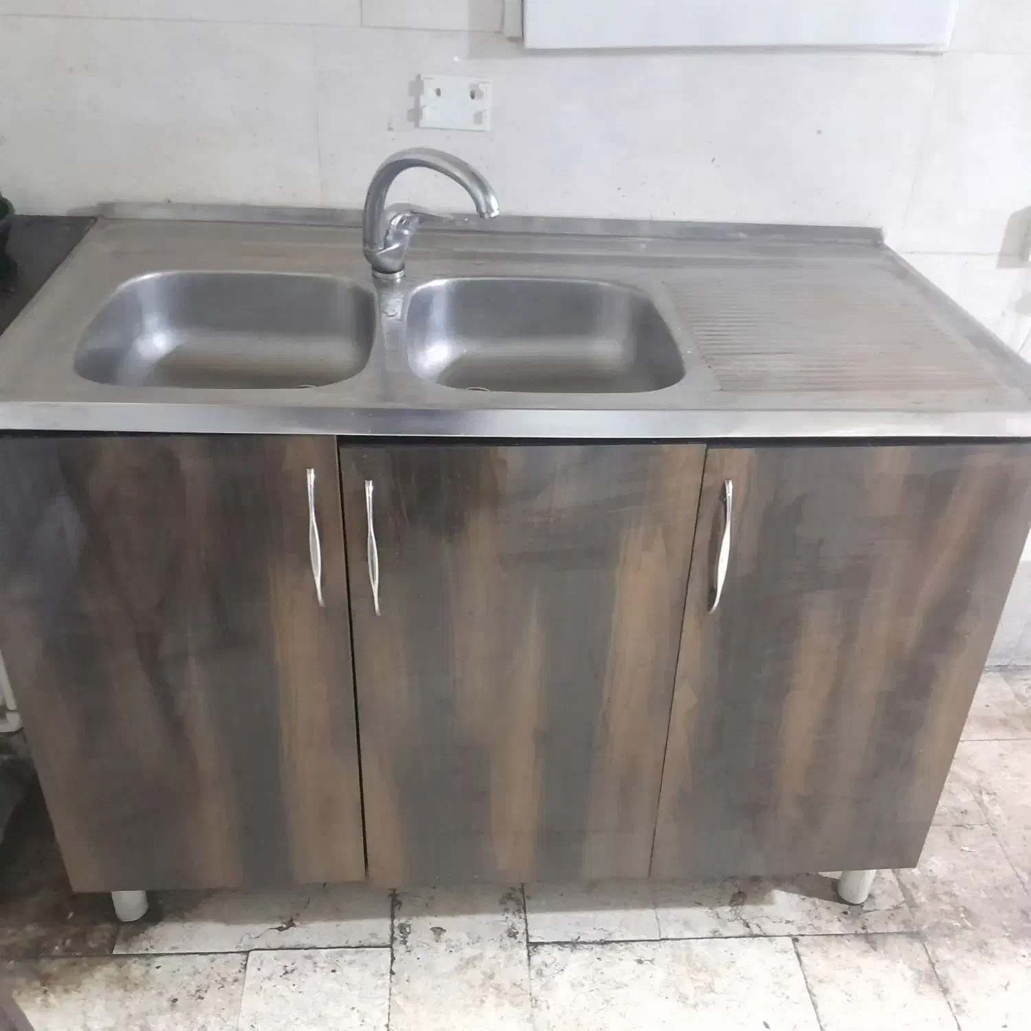 سینک و زیر سینک|آب‌چکان و نظم‌دهنده ظروف|تهران, زیبادشت|دیوار