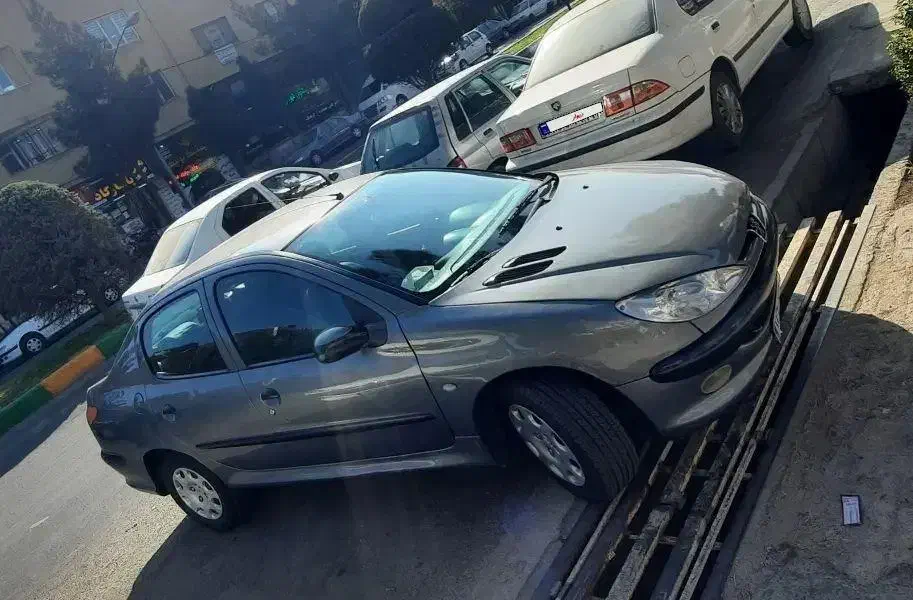 ۲۰۶ اس دی مدل ۸۶ موتور v1 رنگ طوسی متالیک|خودرو سواری و وانت|مشهد, جاهد شهر|دیوار