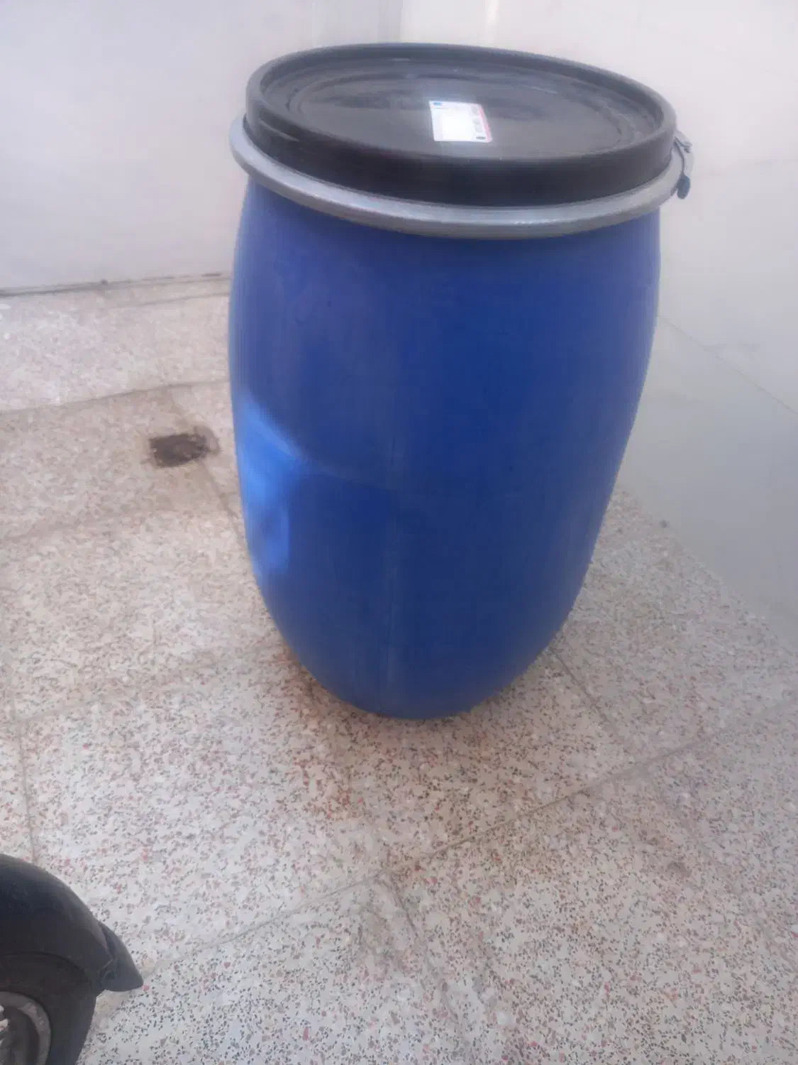 بشکه یا دبه ۱۲۰ لیتری|ظروف نگهدارنده، پلاستیکی، یک‌بارمصرف|رباط‌کریم, رباط‌کریم|دیوار