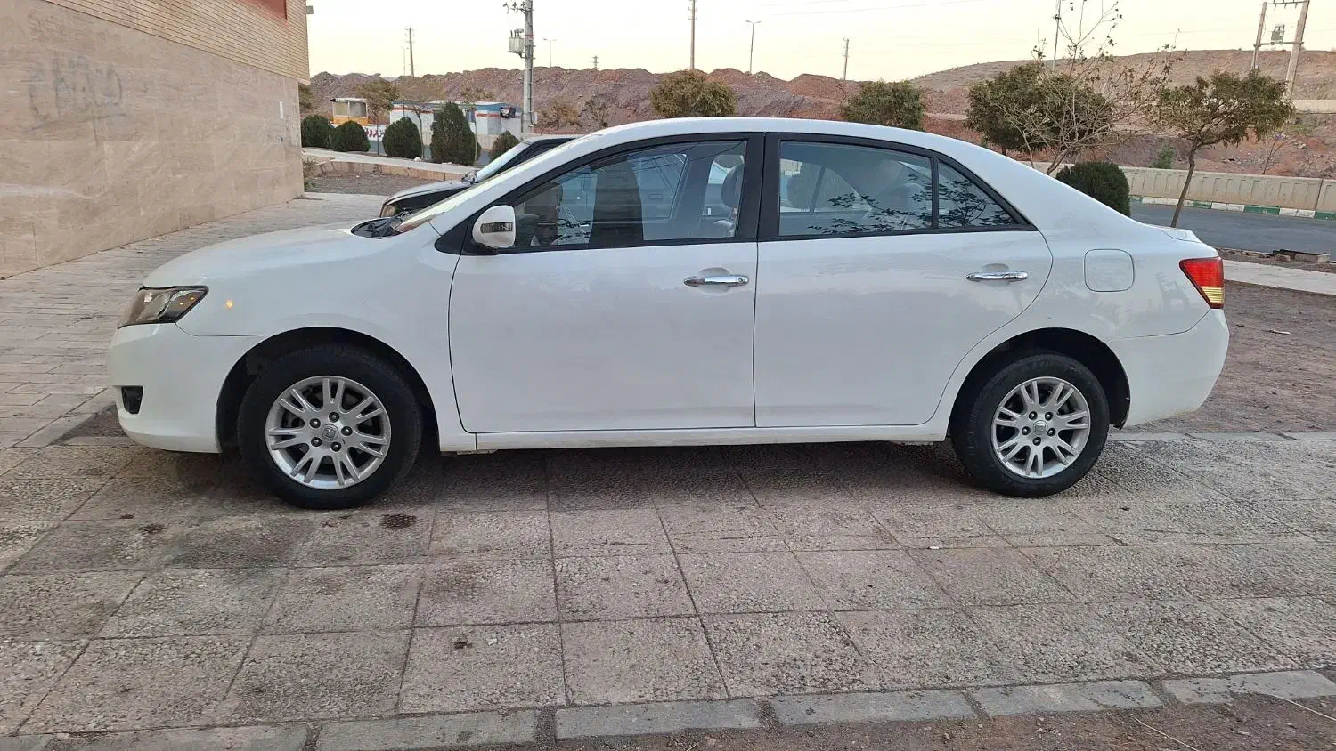 آریو|خودرو سواری و وانت|پرند, فاز ۴|دیوار