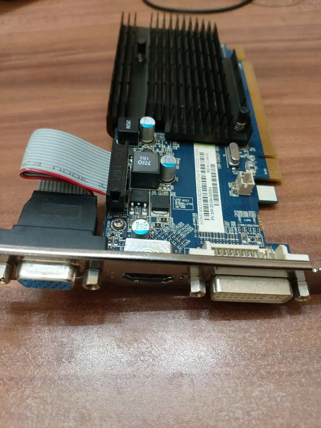 گرافیک 1G DDR3 sapphire|قطعات و لوازم جانبی رایانه|کرج, اصفهانی‌ها|دیوار