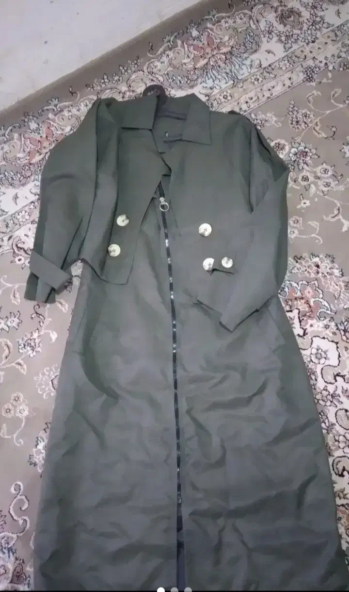 بارونی|لباس|قم, شهر قائم|دیوار