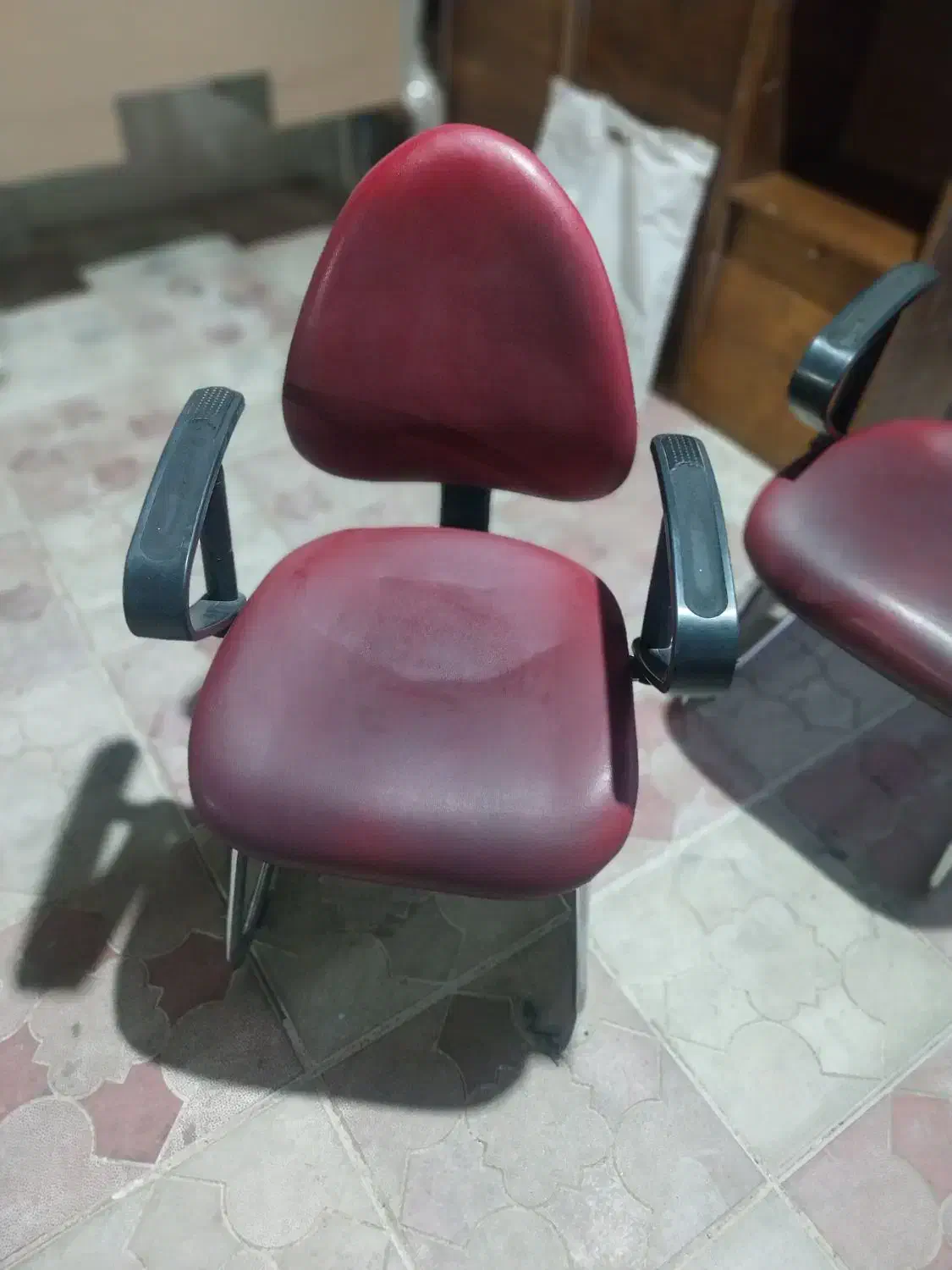 صندلی دست دو|صندلی و نیمکت|میاندوآب, |دیوار