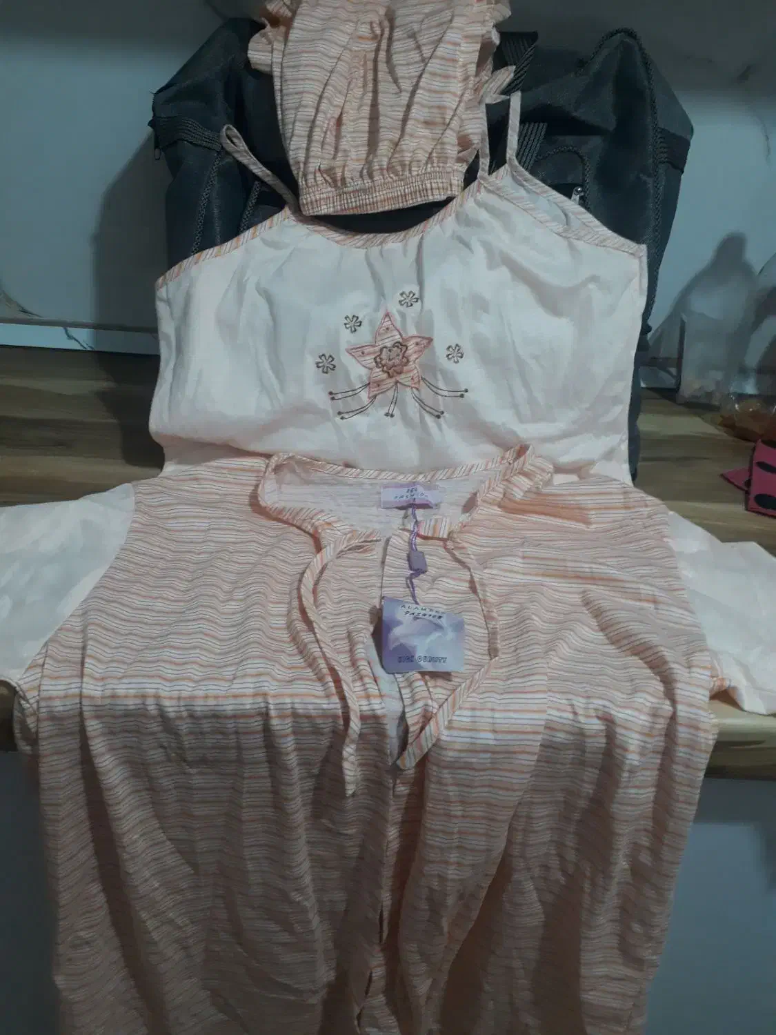 لباس خواب|لباس|اراک, |دیوار