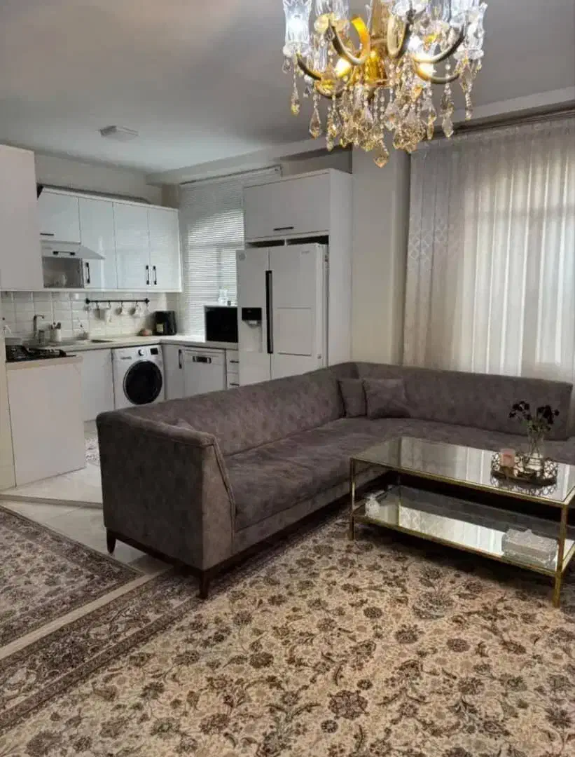 آپارتمان62مترفول/آسانسور/پارکینگ موتور/انباری