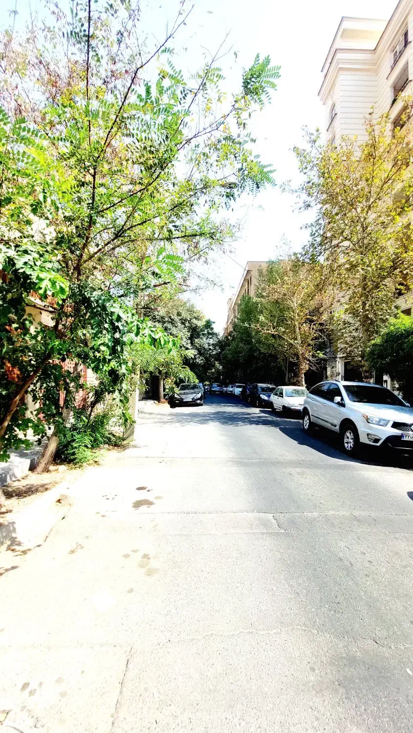 235متر 3 خ   پلن بی نقص   نوساز     ساقدوش