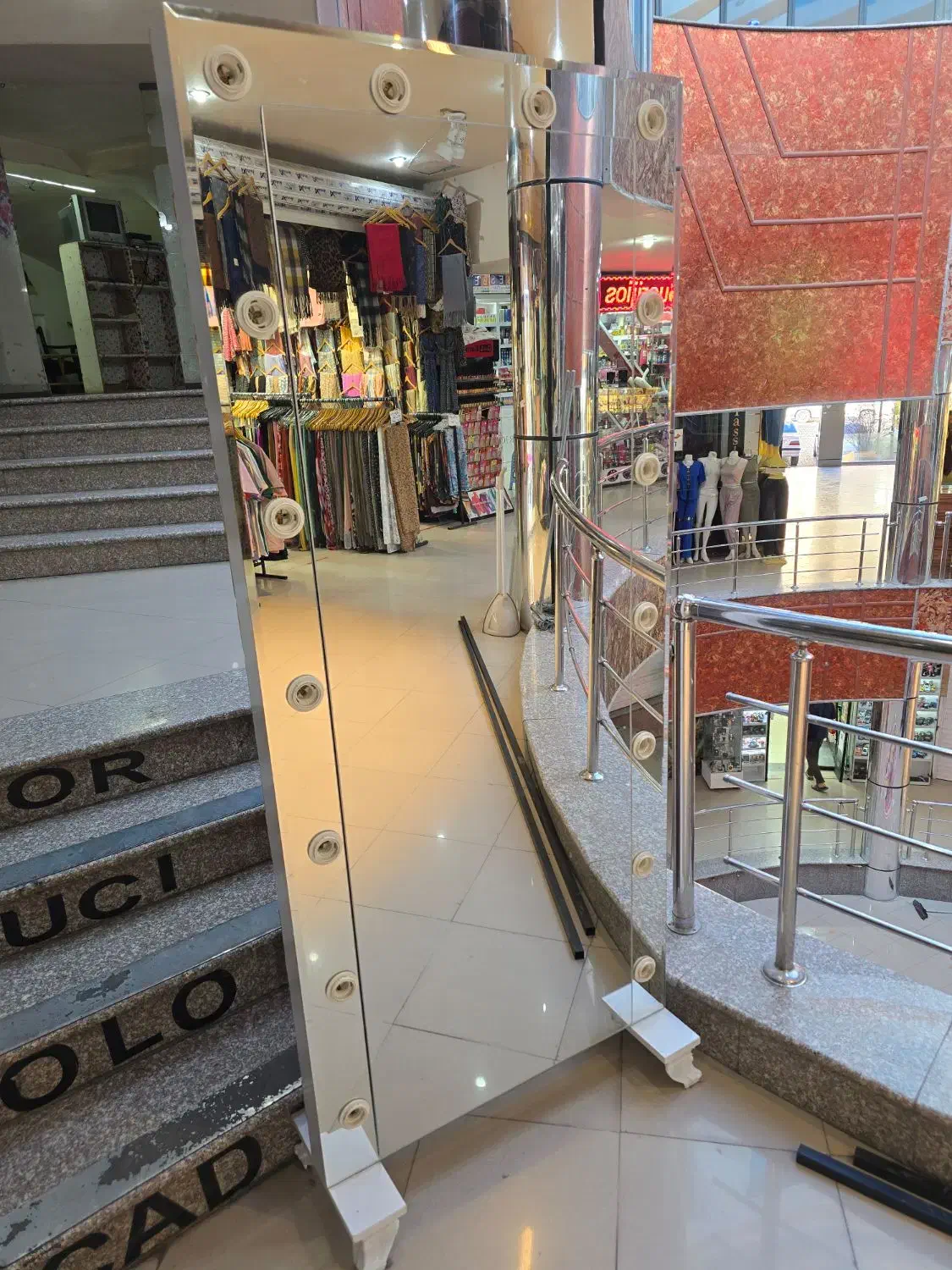 آینه ایستاده چراغ دار|آینه|سرعین, |دیوار