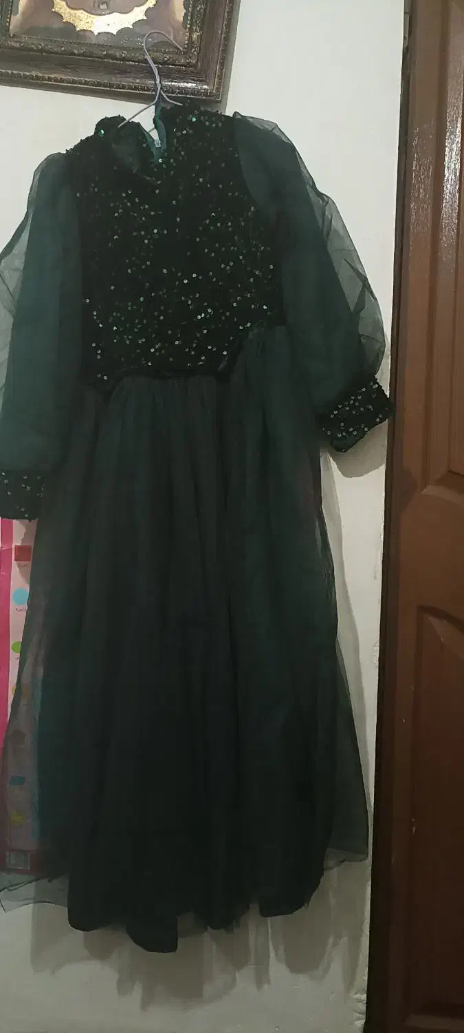 لباس مجلسی|لباس|نیمروز, |دیوار