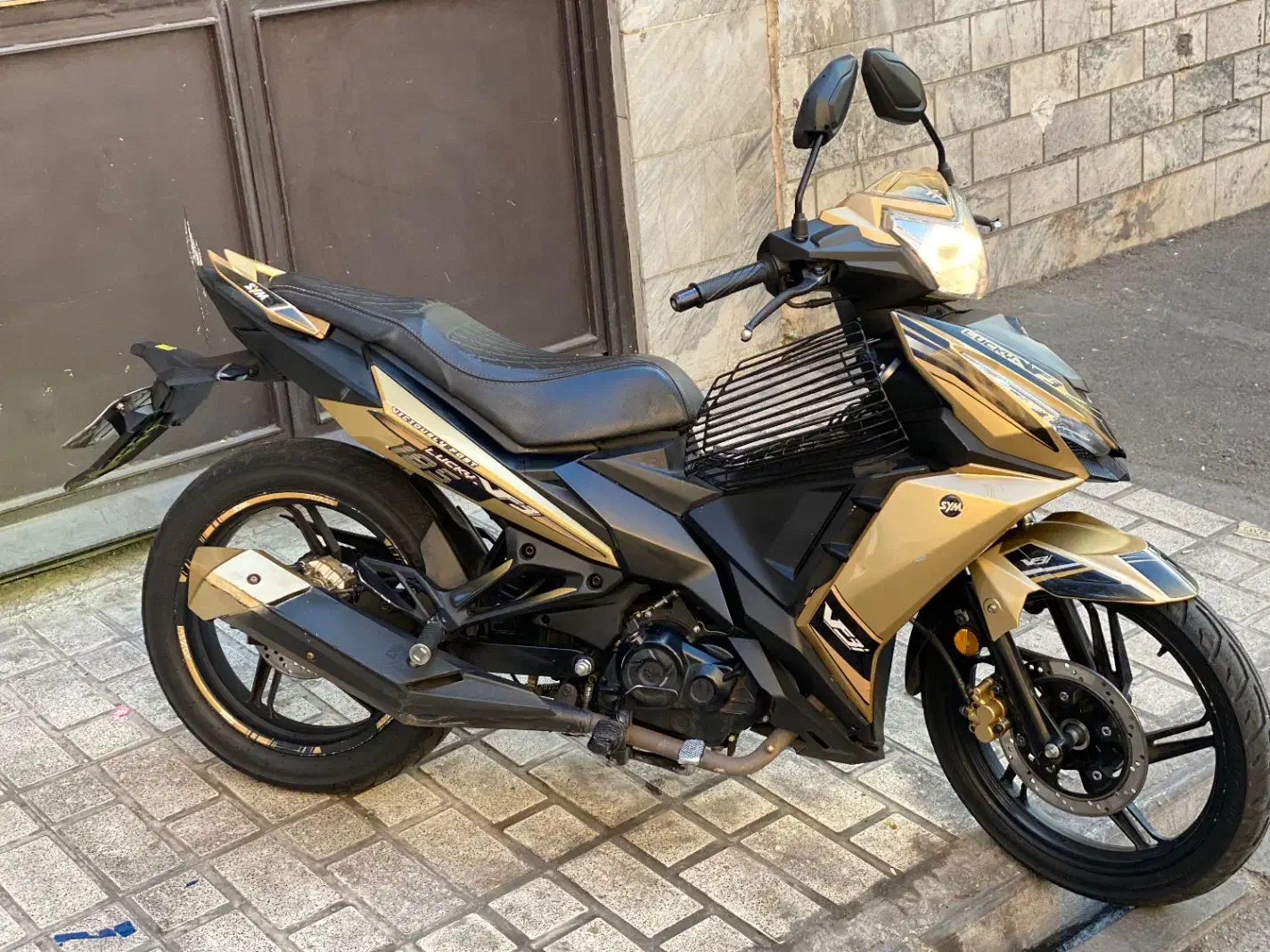 لاکی ۱۸۵مدل۹۹|موتورسیکلت|تهران, علم و صنعت|دیوار