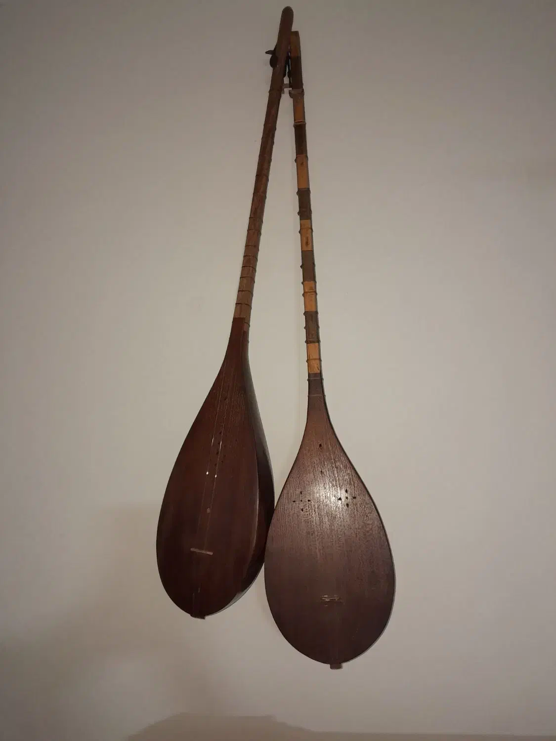 دوتار مازندران|سازهای سنتی|بابل, |دیوار