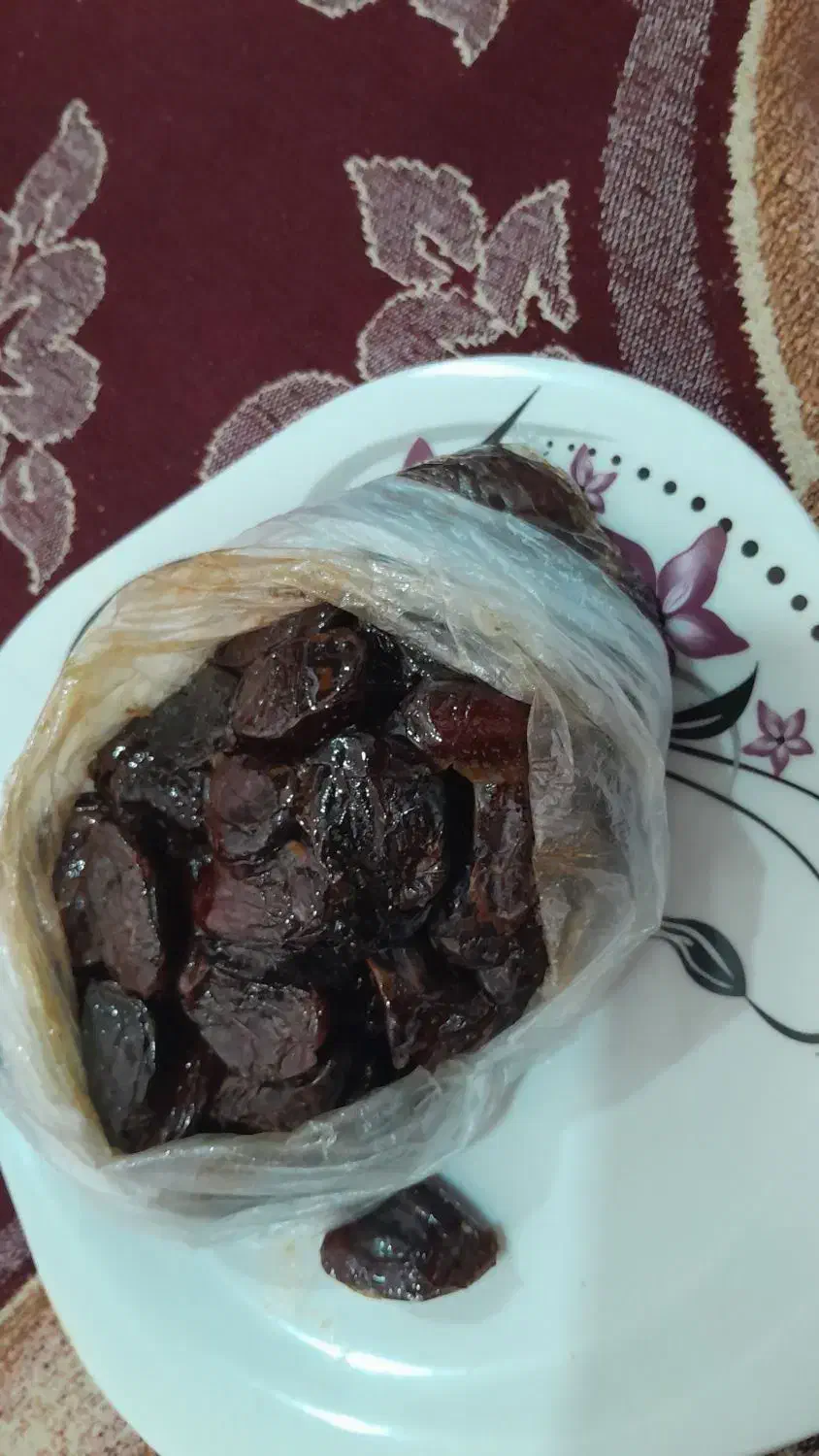 باسلام خدمت عزیزان خرمای درجه یک بسته بندی شده|خوردنی و آشامیدنی|آبپخش, |دیوار