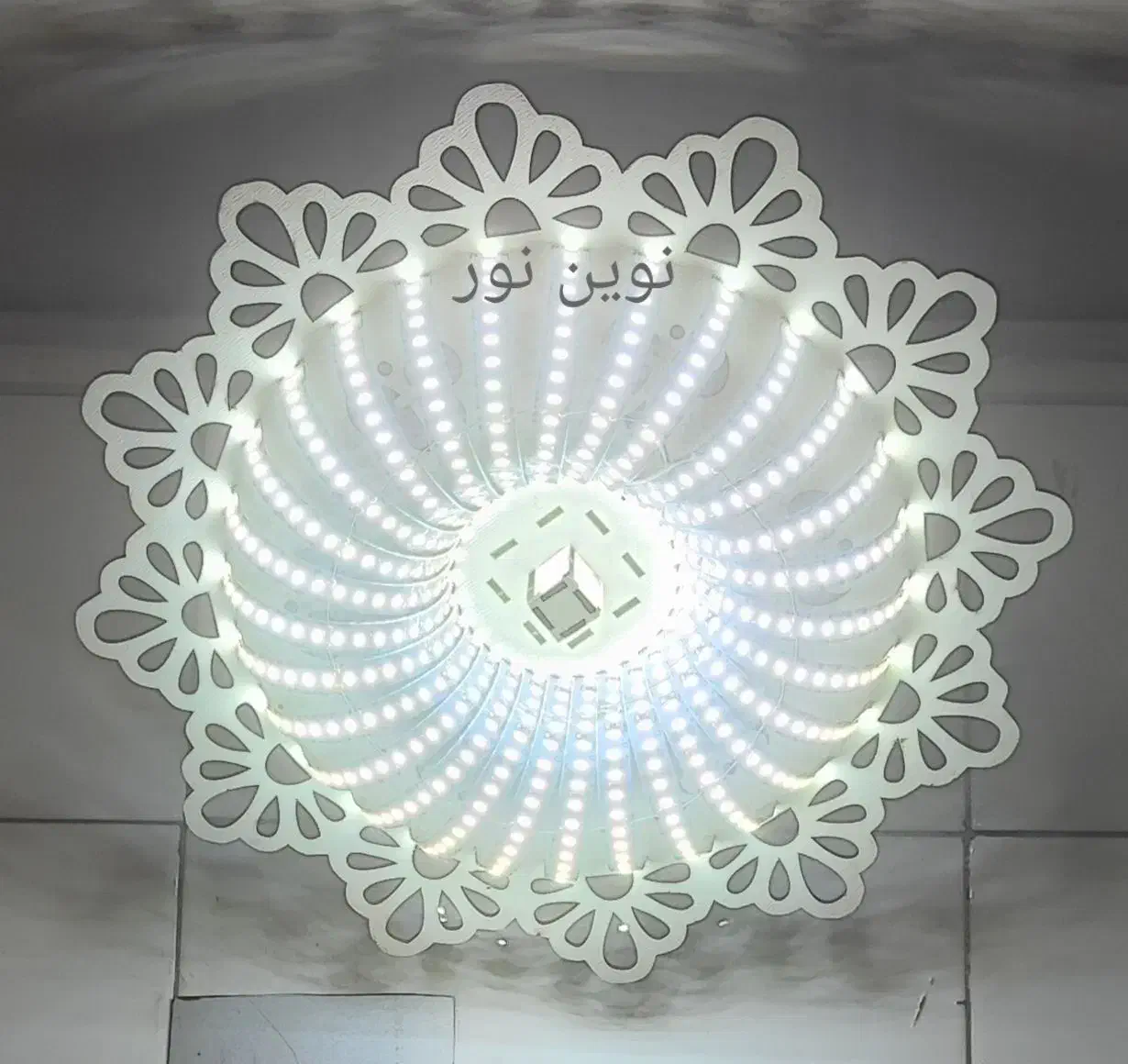 ساخت لامپ دستساز چراغ دست ساز|ریسه و چراغ تزئینی|رزن, |دیوار