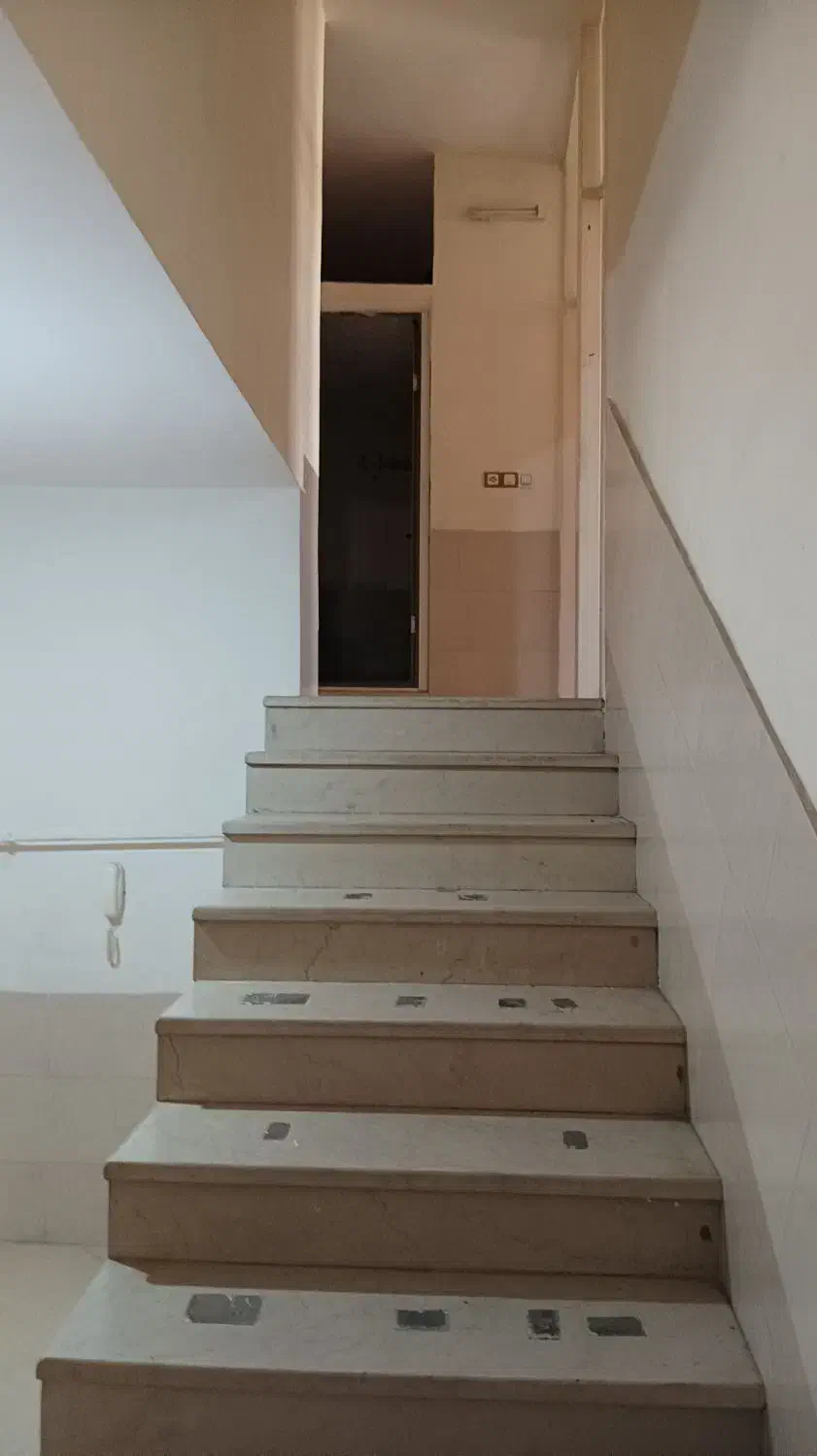 منزل ویلایی دربست 220 میانرود|اجارهٔ خانه و ویلا|شیراز, پادگان ولیعصر|دیوار